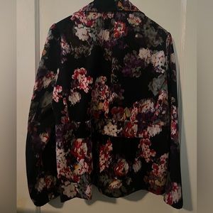 FLORAL PRINTED BLAZER ! CAN BE WORN BY ANYONE